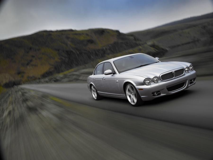  Jaguar XJ8 2008 года  (UK) (фото 19 из 27)